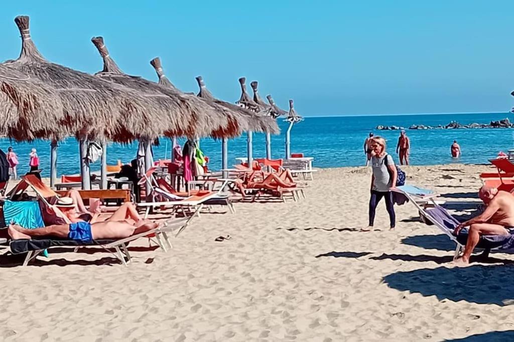 Casa Di Pipo - Appartamento Davanti Al Mare بيسكارا المظهر الخارجي الصورة